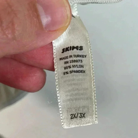 Skims‎ Stone Essential Scoop Neck Bodysuit - Picture 6 of 6